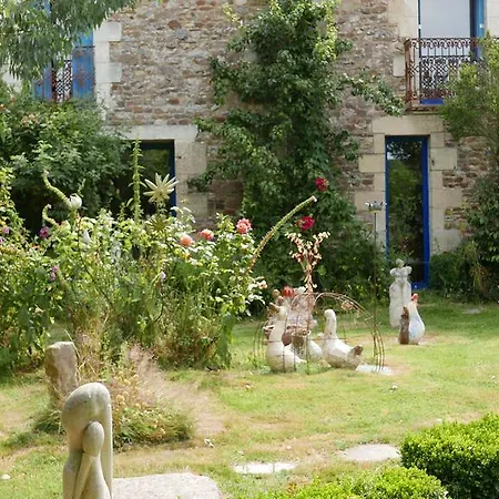 La Cage Aux Oiseaux 3* La Lande-de-Goult