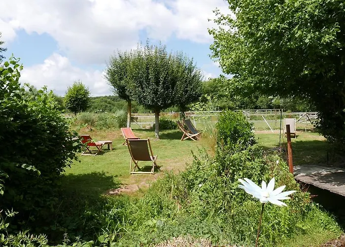 La Cage Aux Oiseaux Bed & Breakfast La Lande-de-Goult